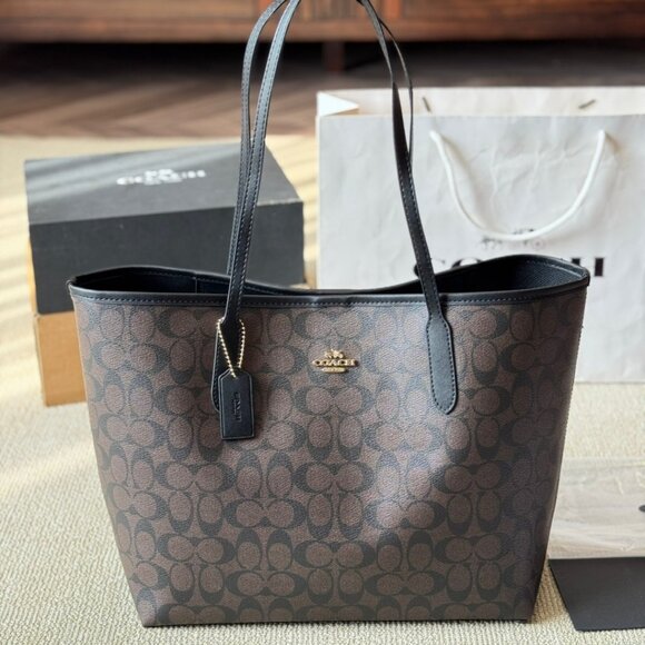 coach Handbags - Coach tote bag, size 33*27 cm